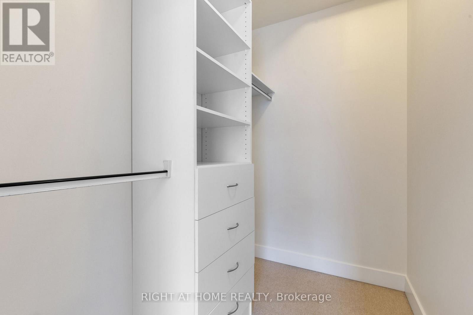 732 - 90 Stadium Road, Toronto (niagara), Ontario