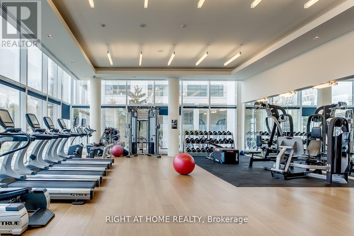 732 - 90 Stadium Road, Toronto (niagara), Ontario