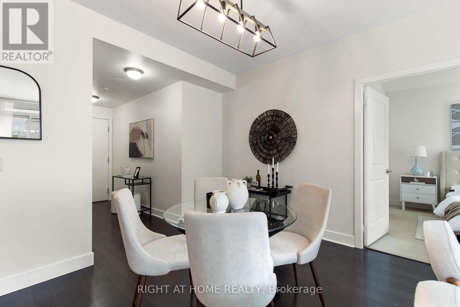 732 - 90 Stadium Road, Toronto (niagara), Ontario