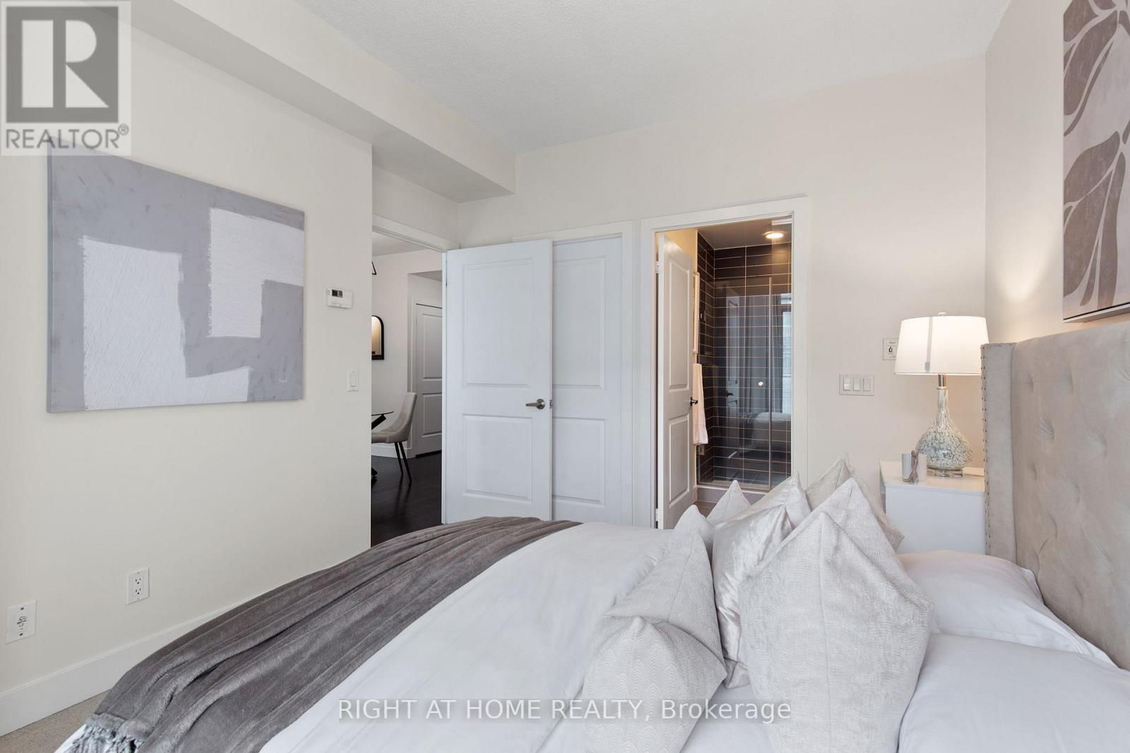 732 - 90 Stadium Road, Toronto (niagara), Ontario