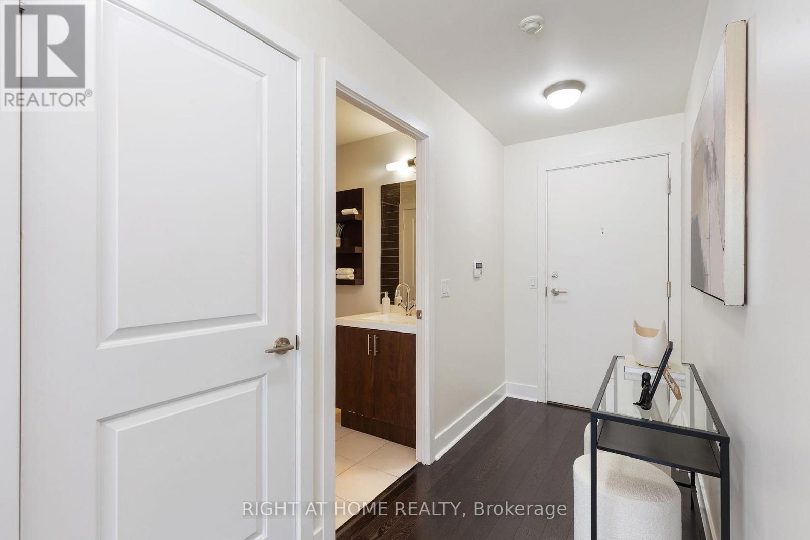 732 - 90 Stadium Road, Toronto (niagara), Ontario