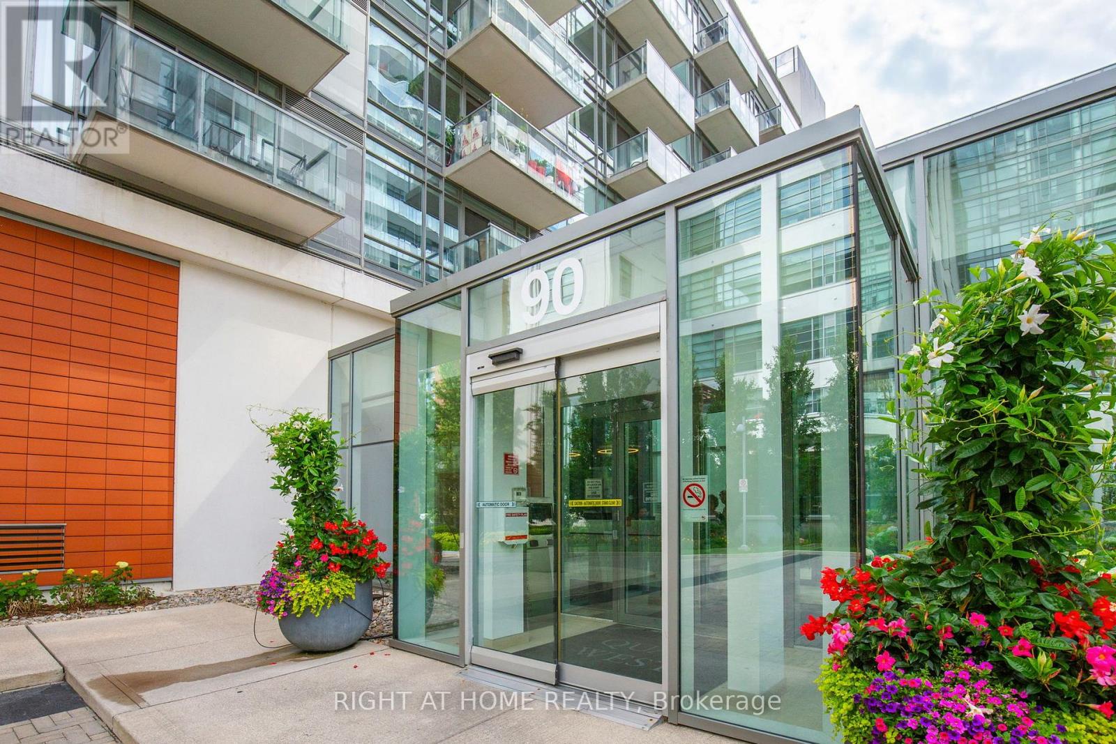 732 - 90 Stadium Road, Toronto (niagara), Ontario