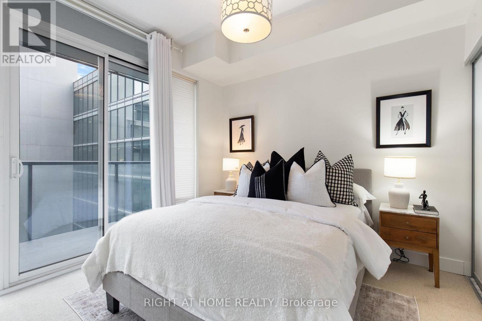 732 - 90 Stadium Road, Toronto (niagara), Ontario