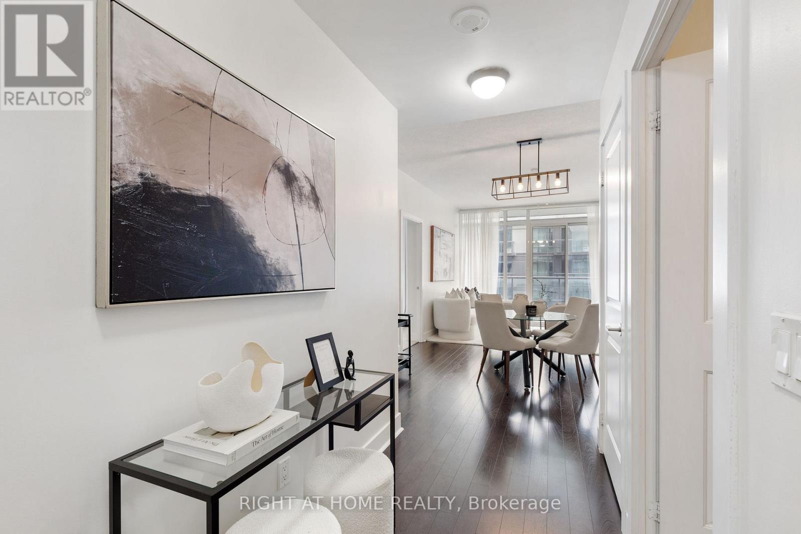 732 - 90 Stadium Road, Toronto (niagara), Ontario