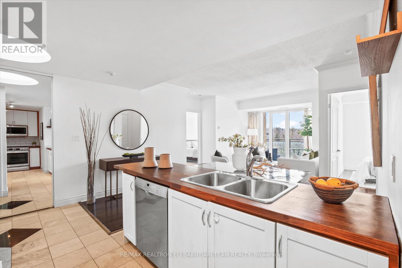 618 - 11 William Carson Crescent, Toronto (st. Andrew-windfields), Ontario