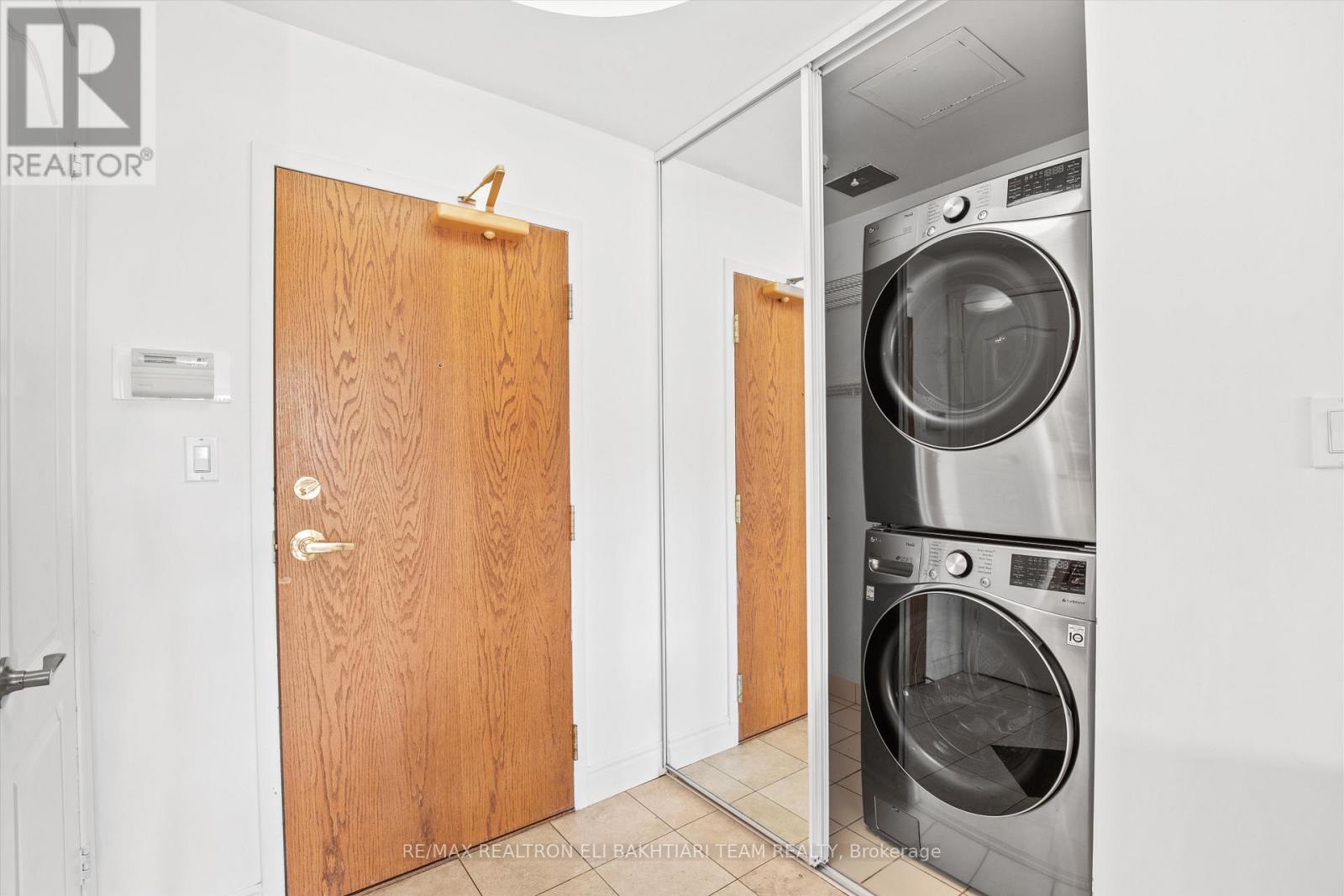 618 - 11 William Carson Crescent, Toronto (st. Andrew-windfields), Ontario