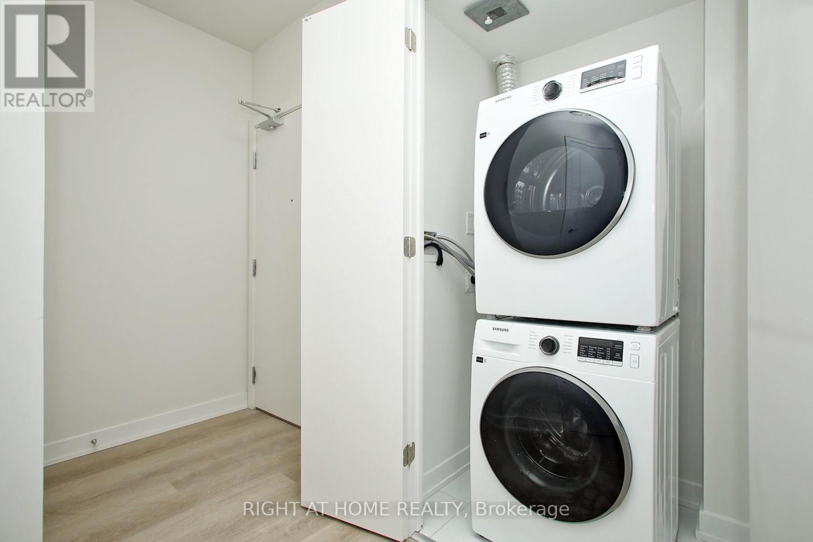 2301 - 15 Ellerslie Avenue, Toronto (willowdale West), Ontario