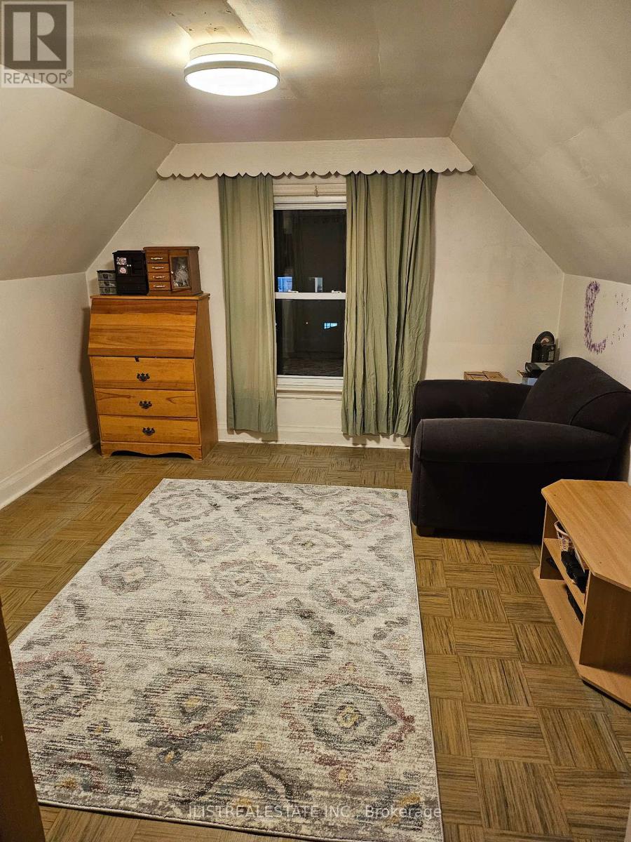 29 Holland Avenue, Toronto (o'connor-parkview), Ontario