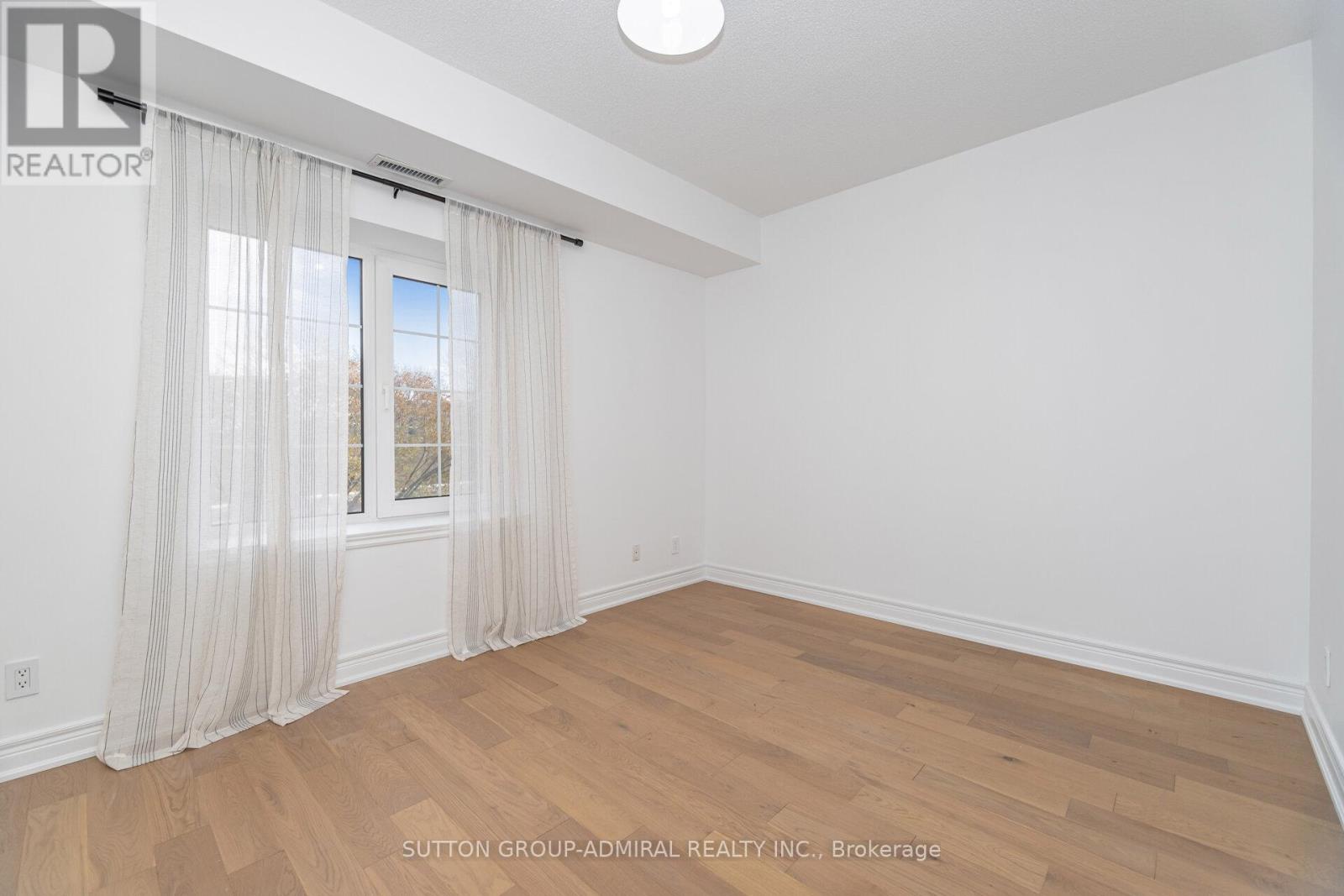 304 - 30 Anglesey Boulevard, Toronto (edenbridge-humber Valley), Ontario