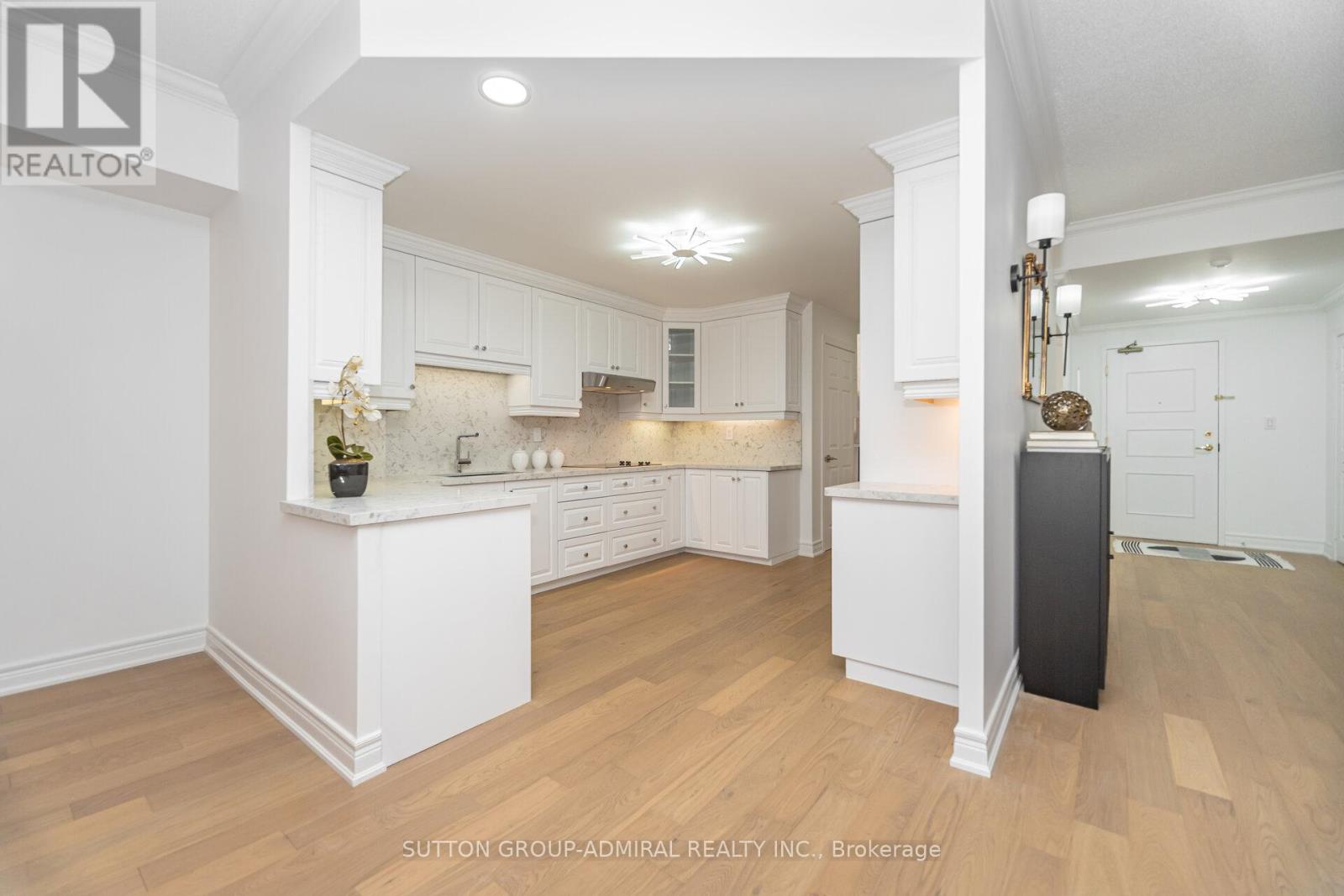 304 - 30 Anglesey Boulevard, Toronto (edenbridge-humber Valley), Ontario