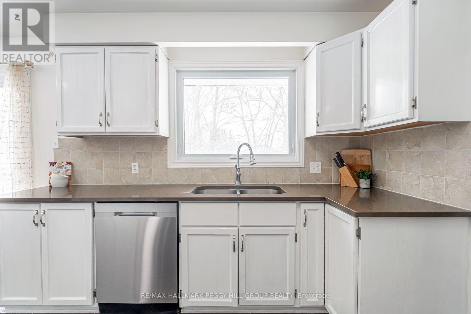 5853 Yonge Street, Innisfil, Ontario