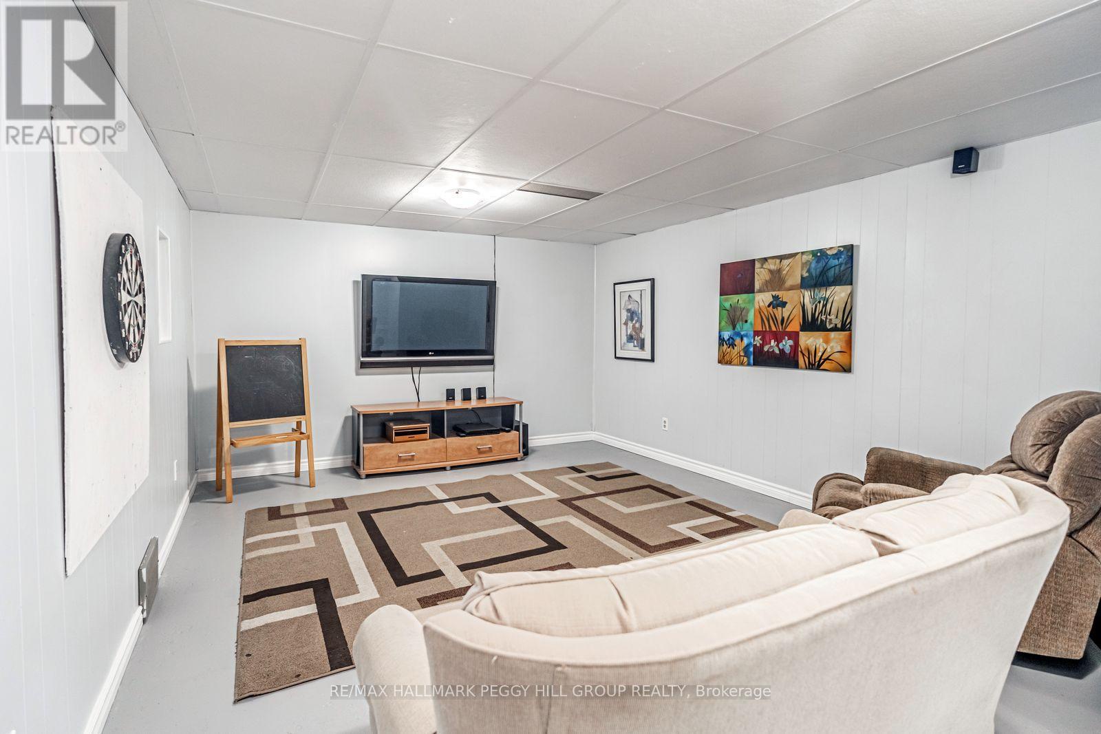 5853 Yonge Street, Innisfil, Ontario