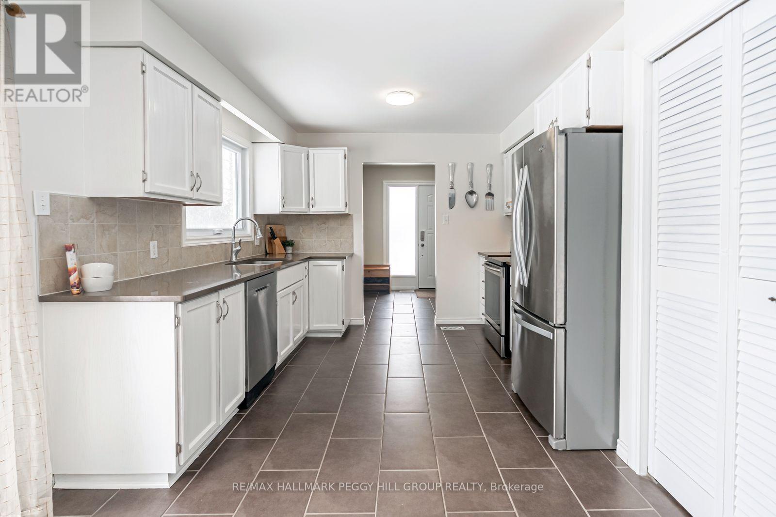 5853 Yonge Street, Innisfil, Ontario