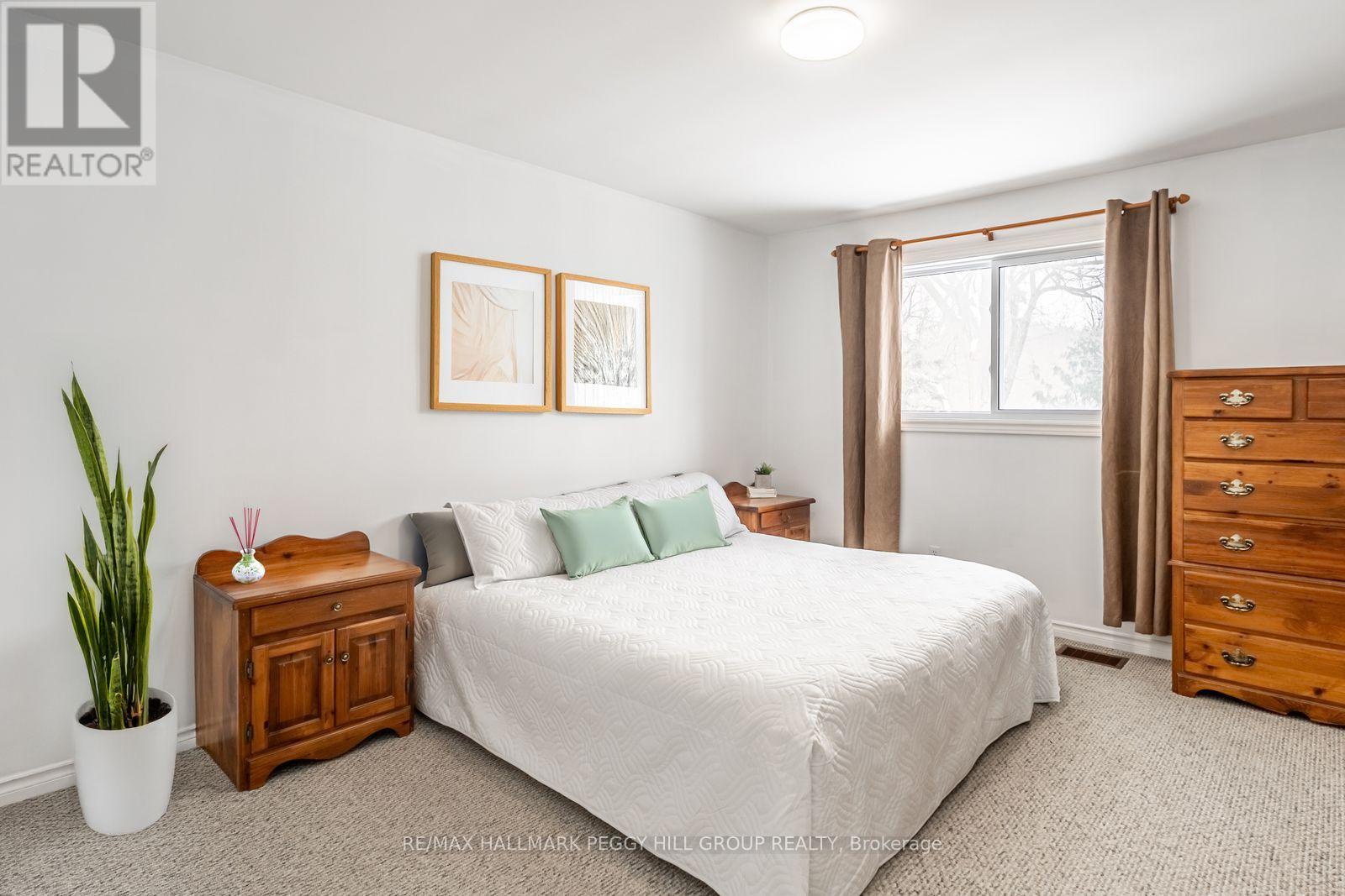 5853 Yonge Street, Innisfil, Ontario