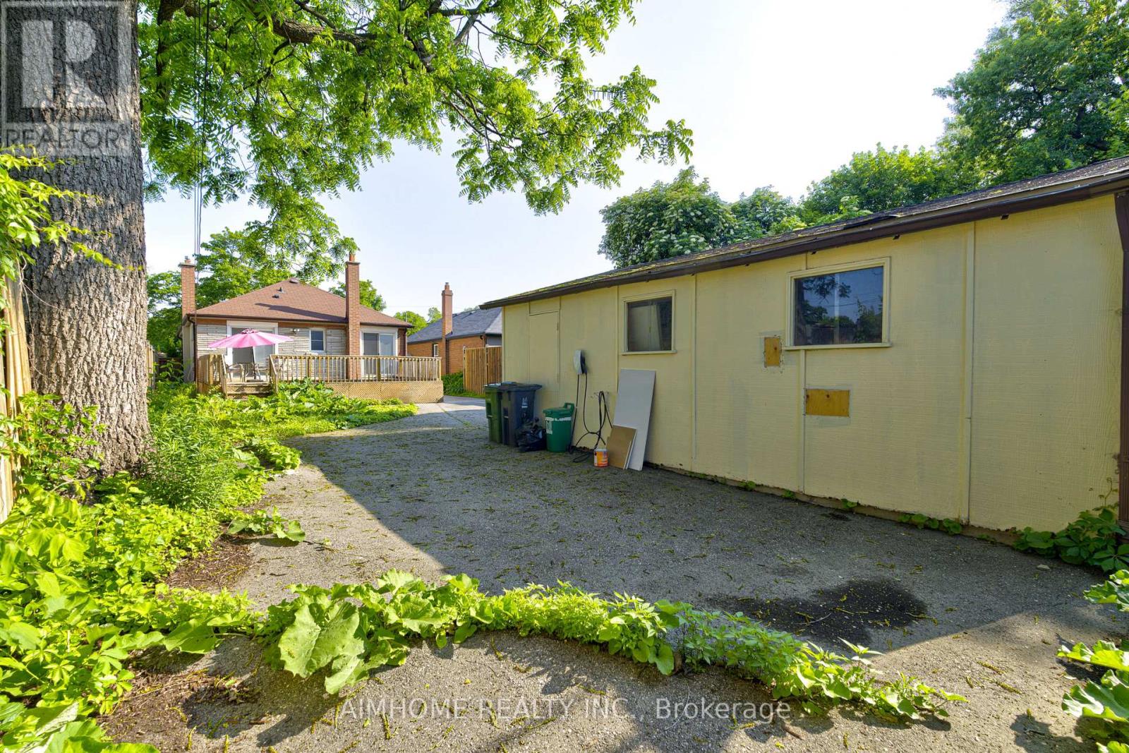 97 Edgecroft Road, Toronto (stonegate-queensway), Ontario