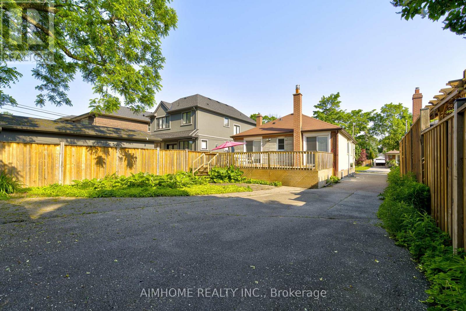 97 Edgecroft Road, Toronto (stonegate-queensway), Ontario