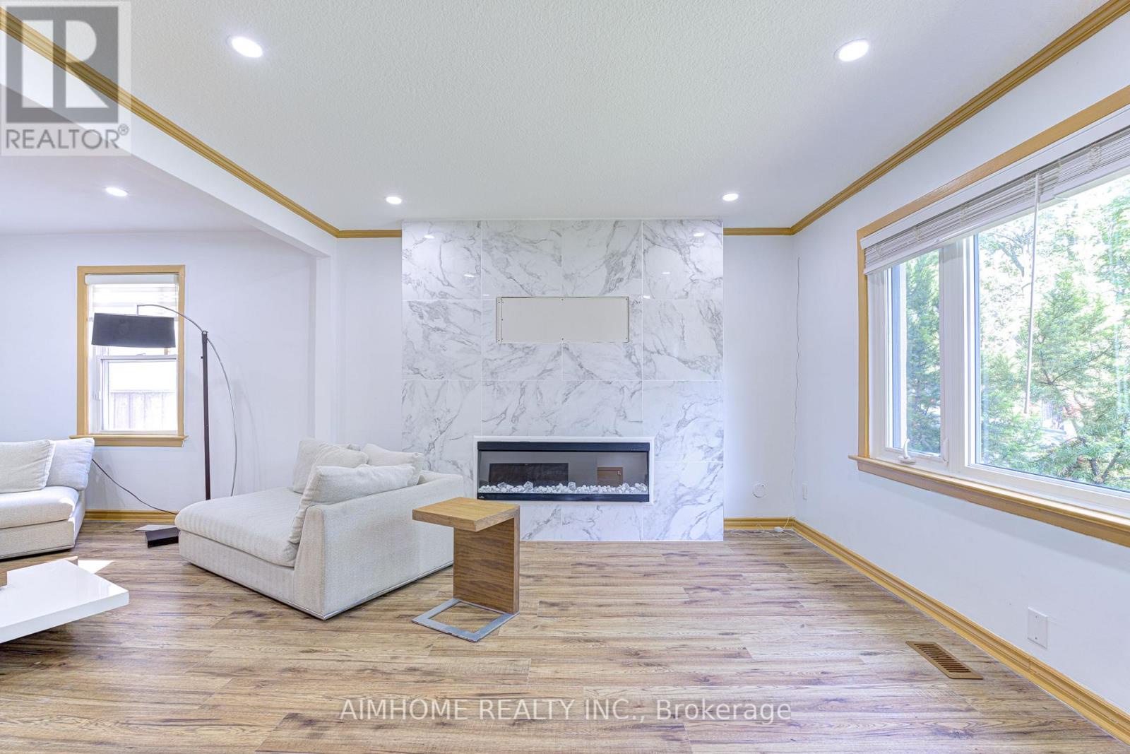 97 Edgecroft Road, Toronto (stonegate-queensway), Ontario