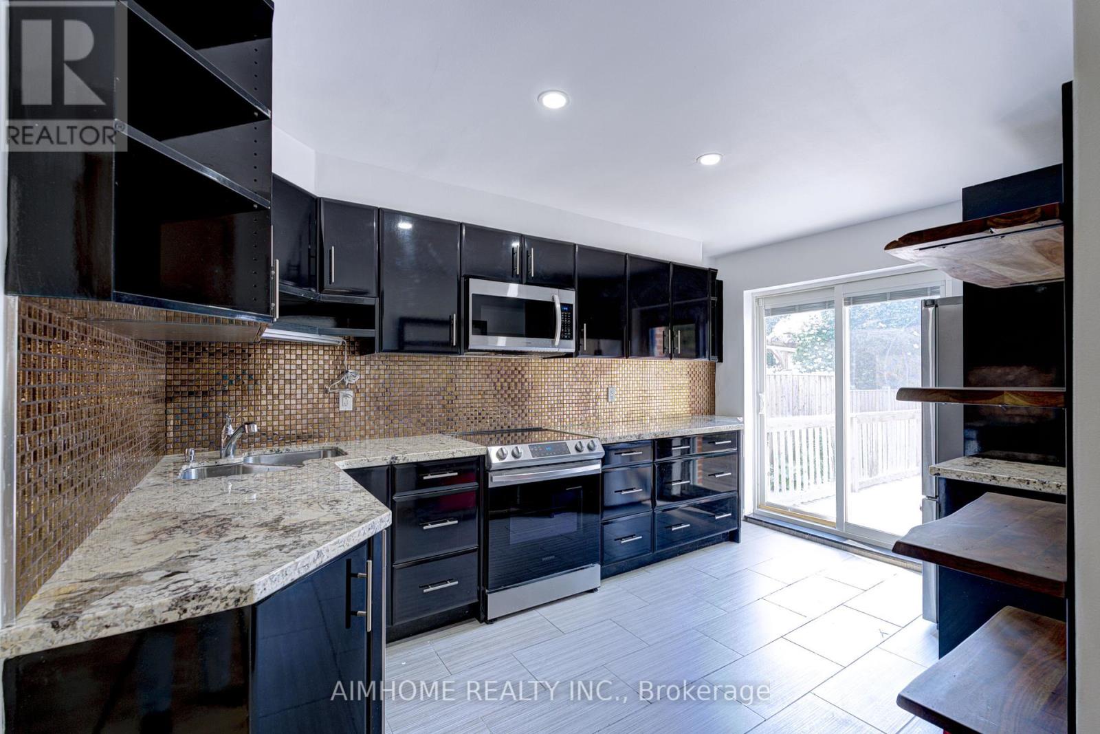 97 Edgecroft Road, Toronto (stonegate-queensway), Ontario