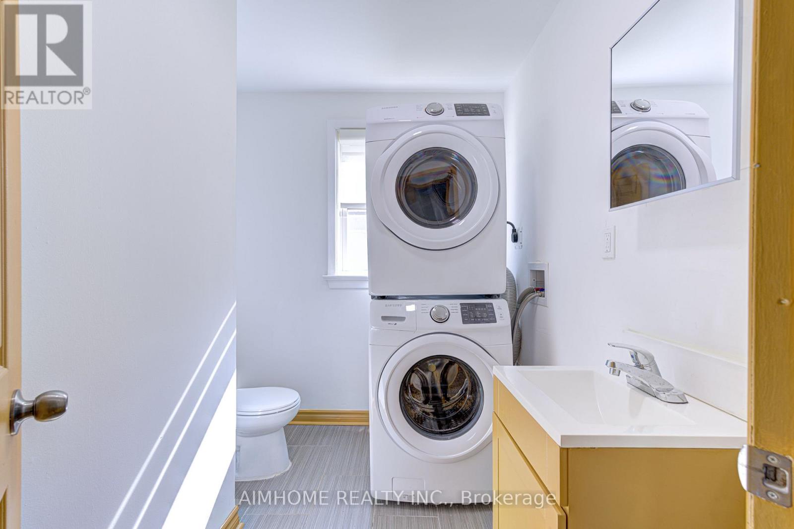 97 Edgecroft Road, Toronto (stonegate-queensway), Ontario