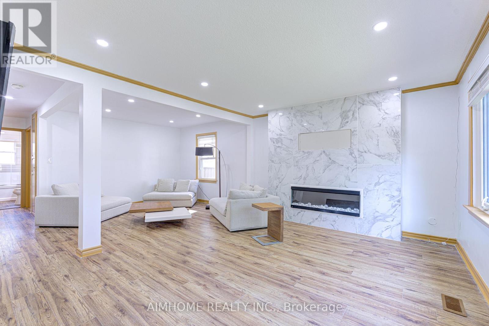 97 Edgecroft Road, Toronto (stonegate-queensway), Ontario