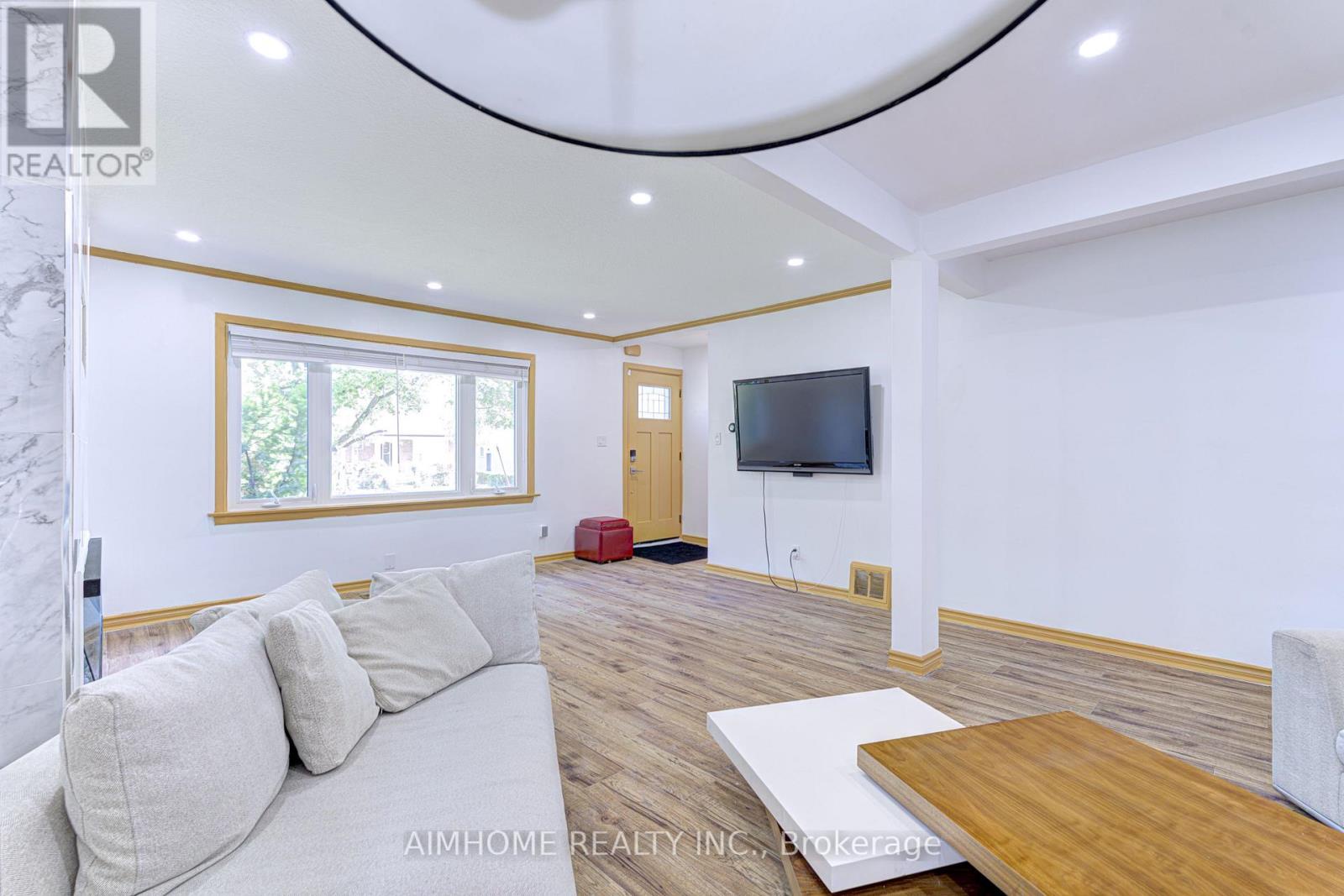 97 Edgecroft Road, Toronto (stonegate-queensway), Ontario