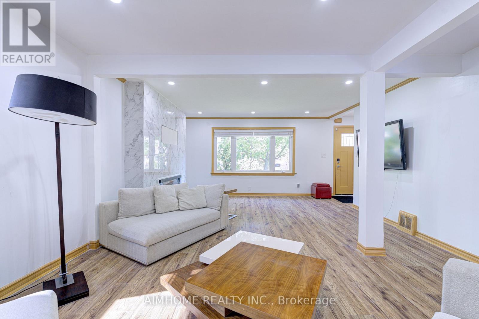 97 Edgecroft Road, Toronto (stonegate-queensway), Ontario