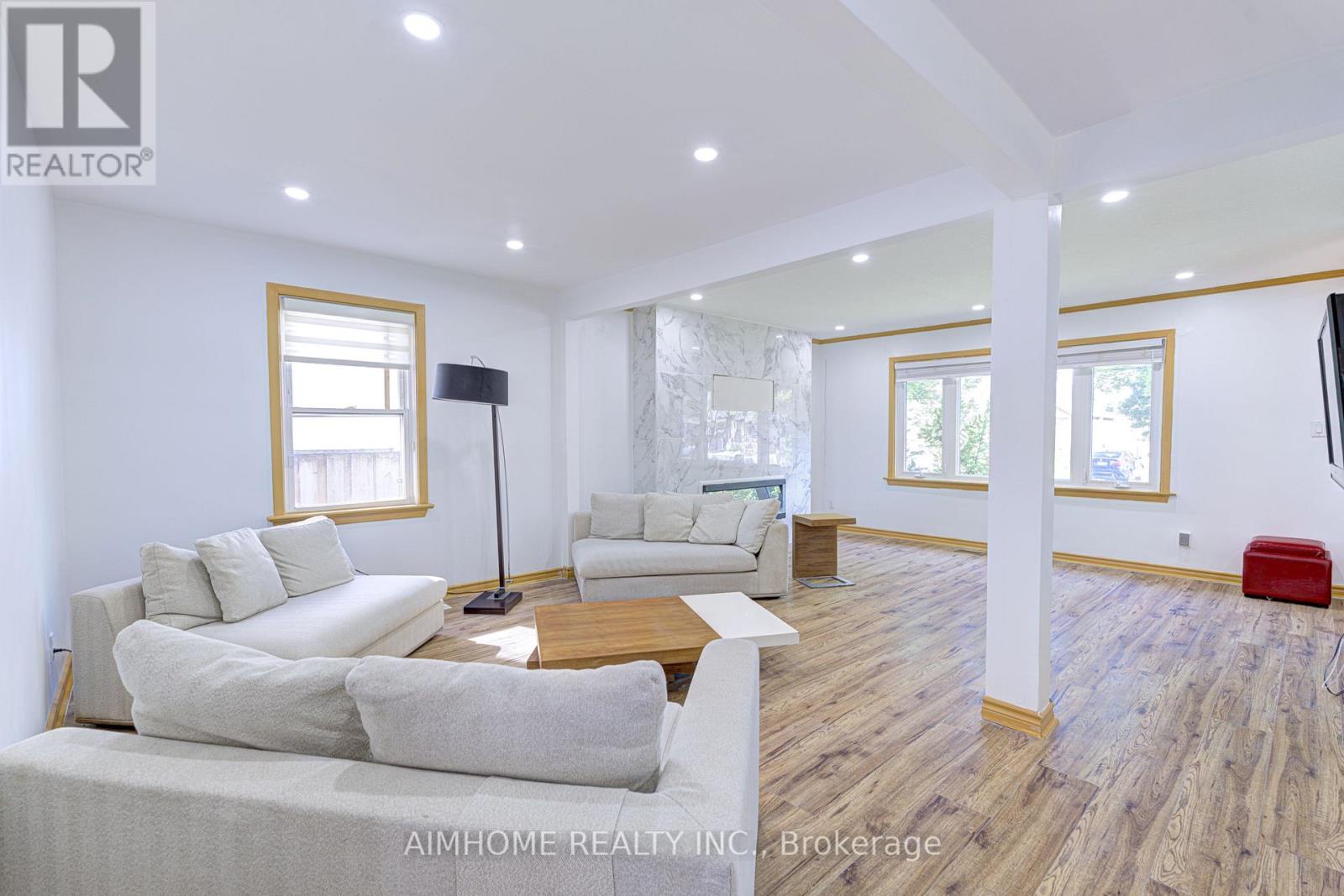 97 Edgecroft Road, Toronto (stonegate-queensway), Ontario