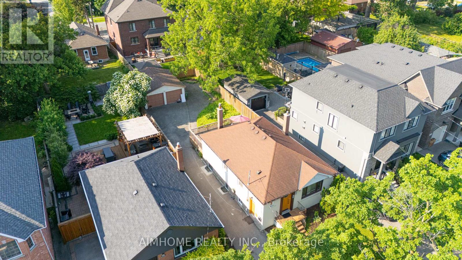 97 Edgecroft Road, Toronto (stonegate-queensway), Ontario