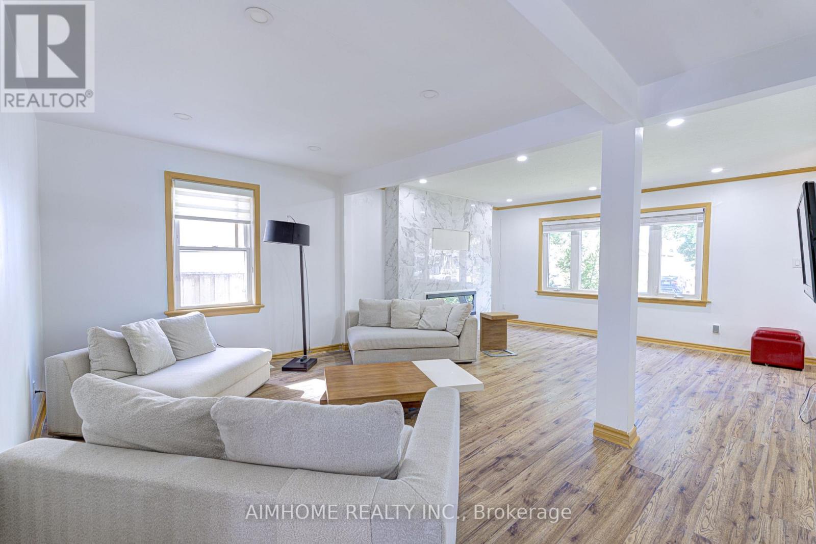 97 Edgecroft Road, Toronto (stonegate-queensway), Ontario