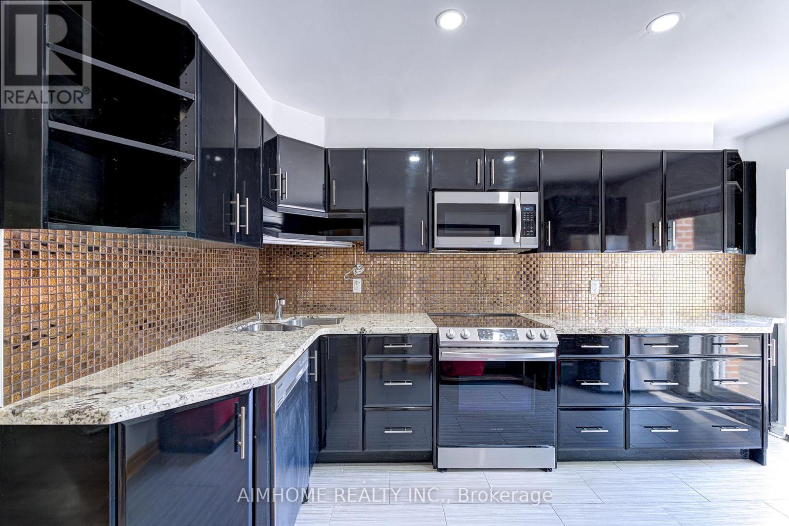 97 Edgecroft Road, Toronto (stonegate-queensway), Ontario