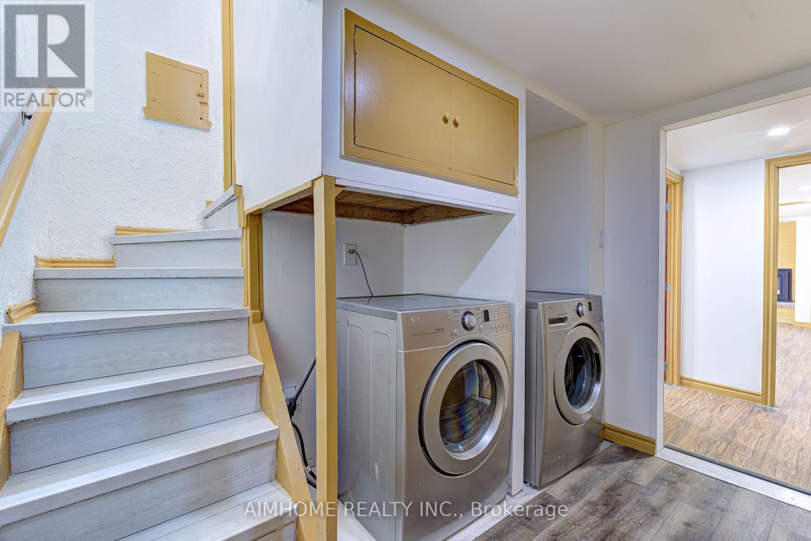 97 Edgecroft Road, Toronto (stonegate-queensway), Ontario