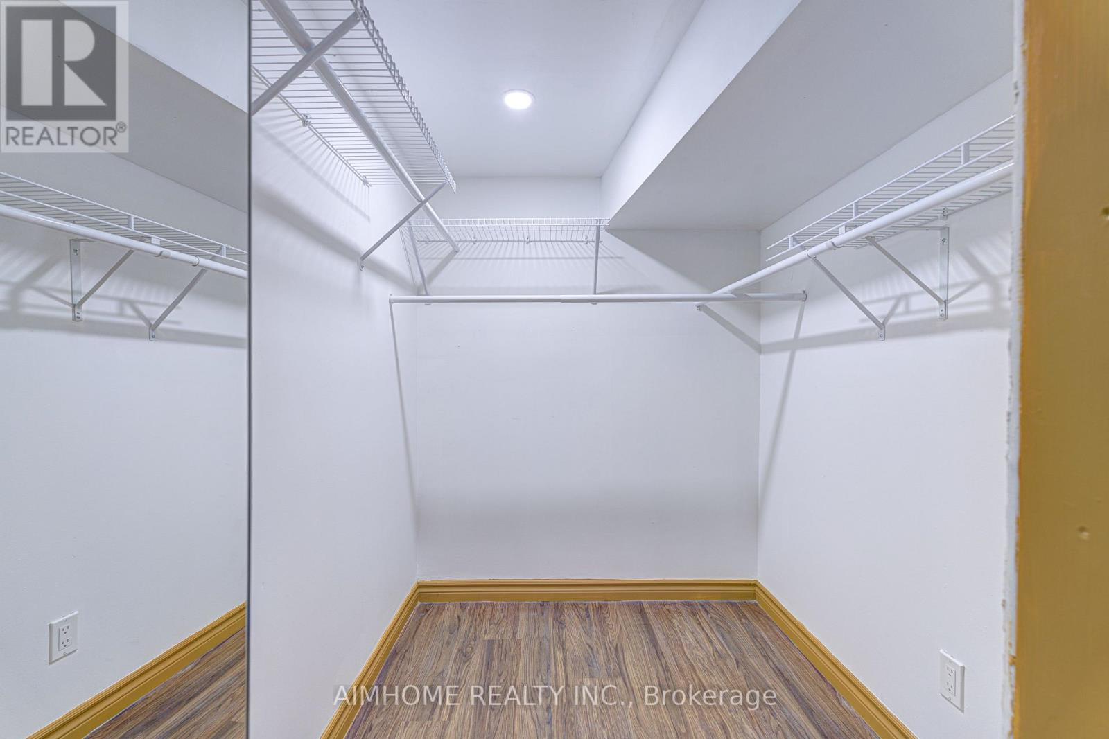 97 Edgecroft Road, Toronto (stonegate-queensway), Ontario