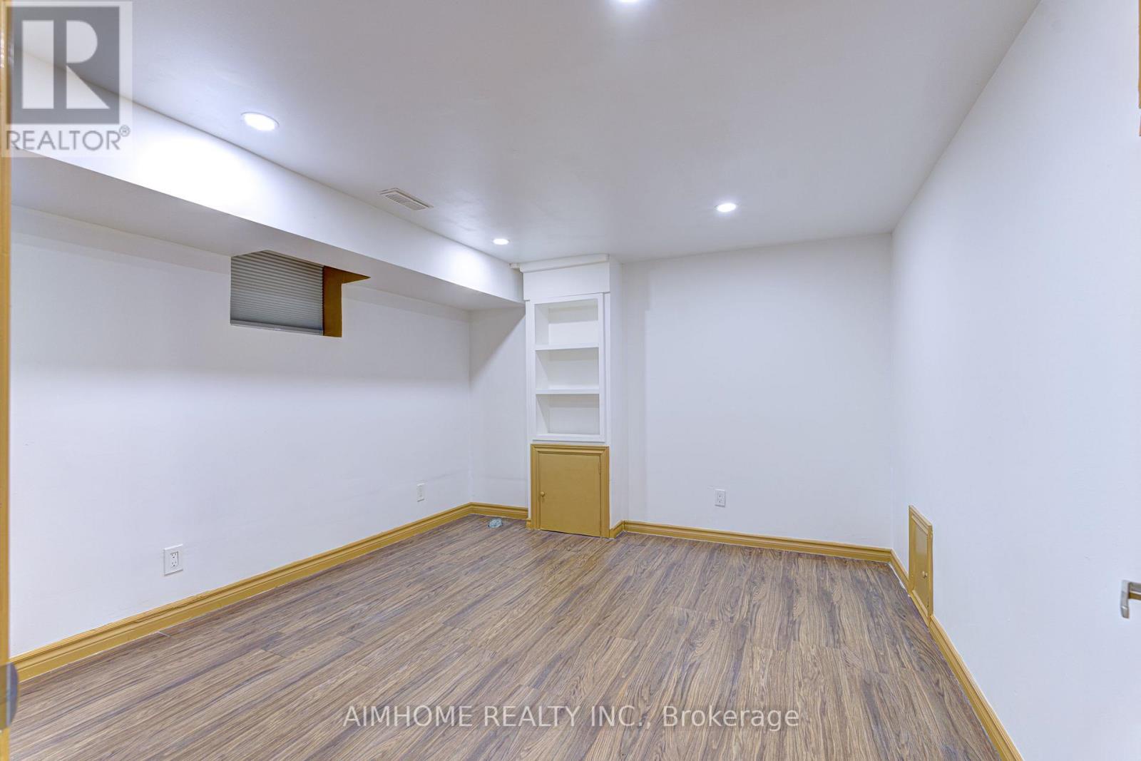 97 Edgecroft Road, Toronto (stonegate-queensway), Ontario