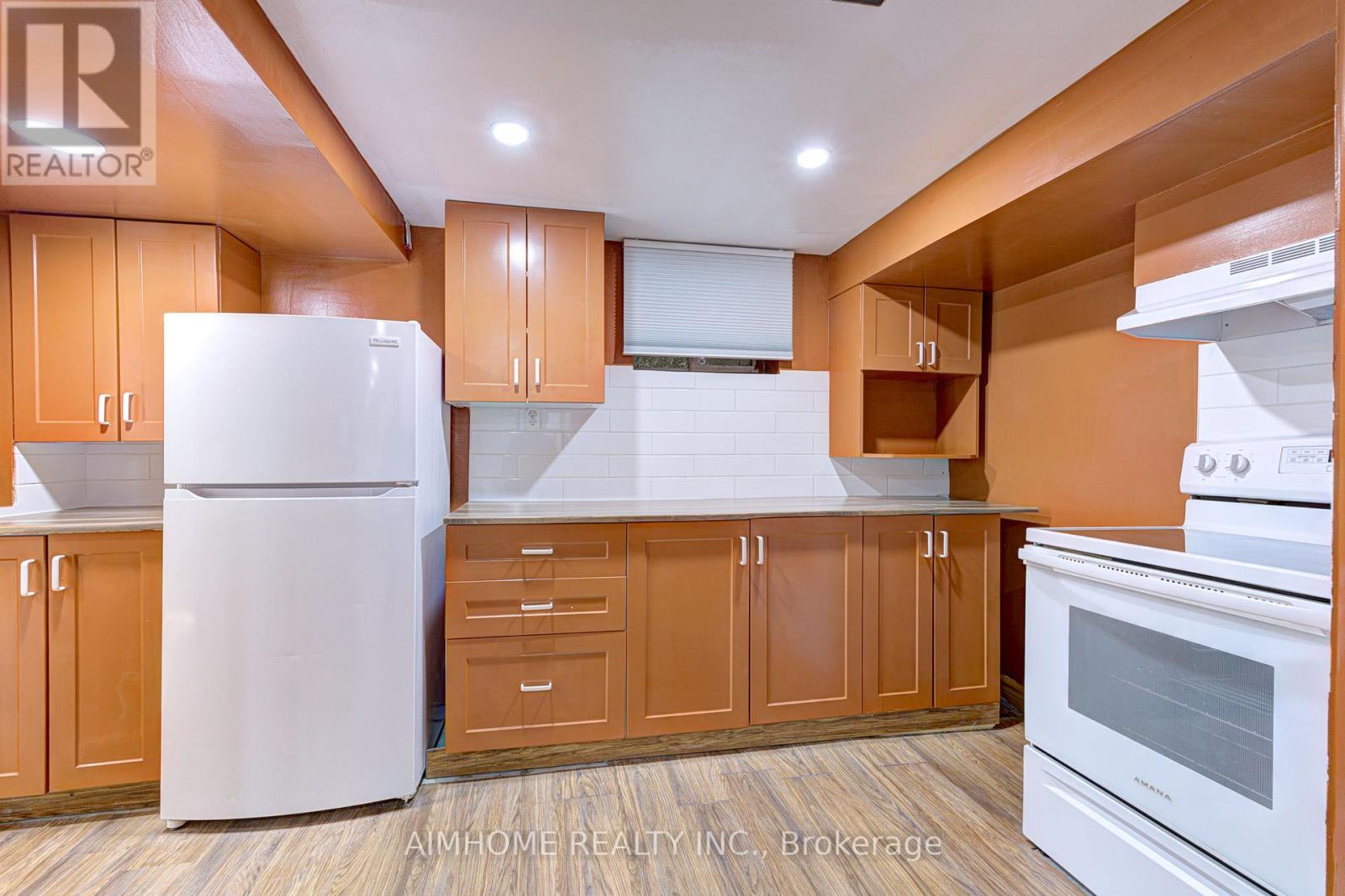 97 Edgecroft Road, Toronto (stonegate-queensway), Ontario