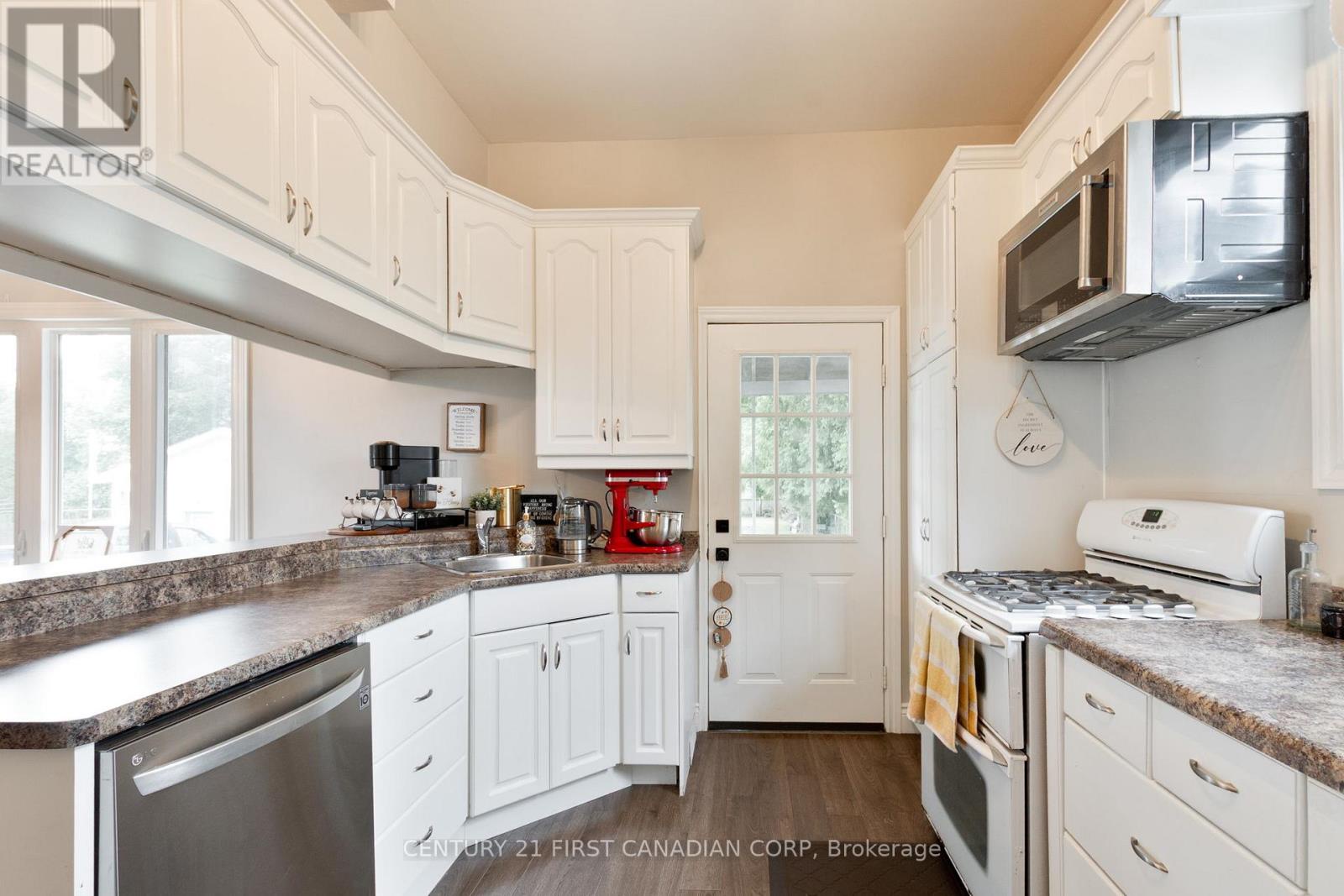 41 South Edgeware Road, St. Thomas, Ontario