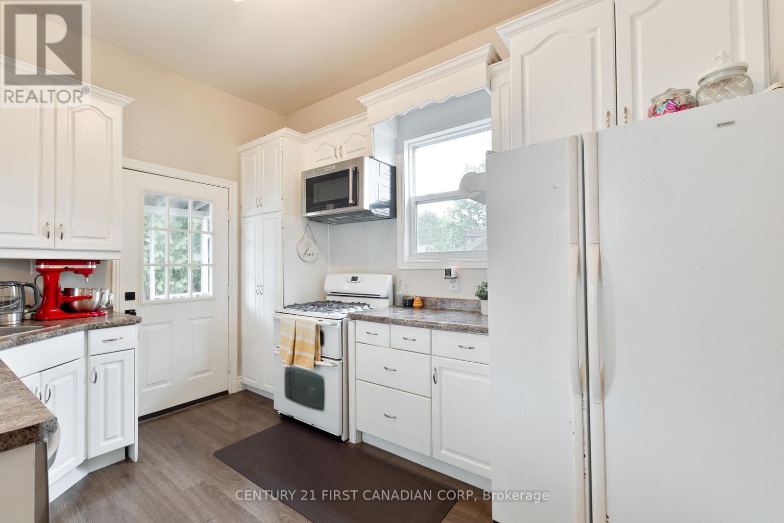 41 South Edgeware Road, St. Thomas, Ontario