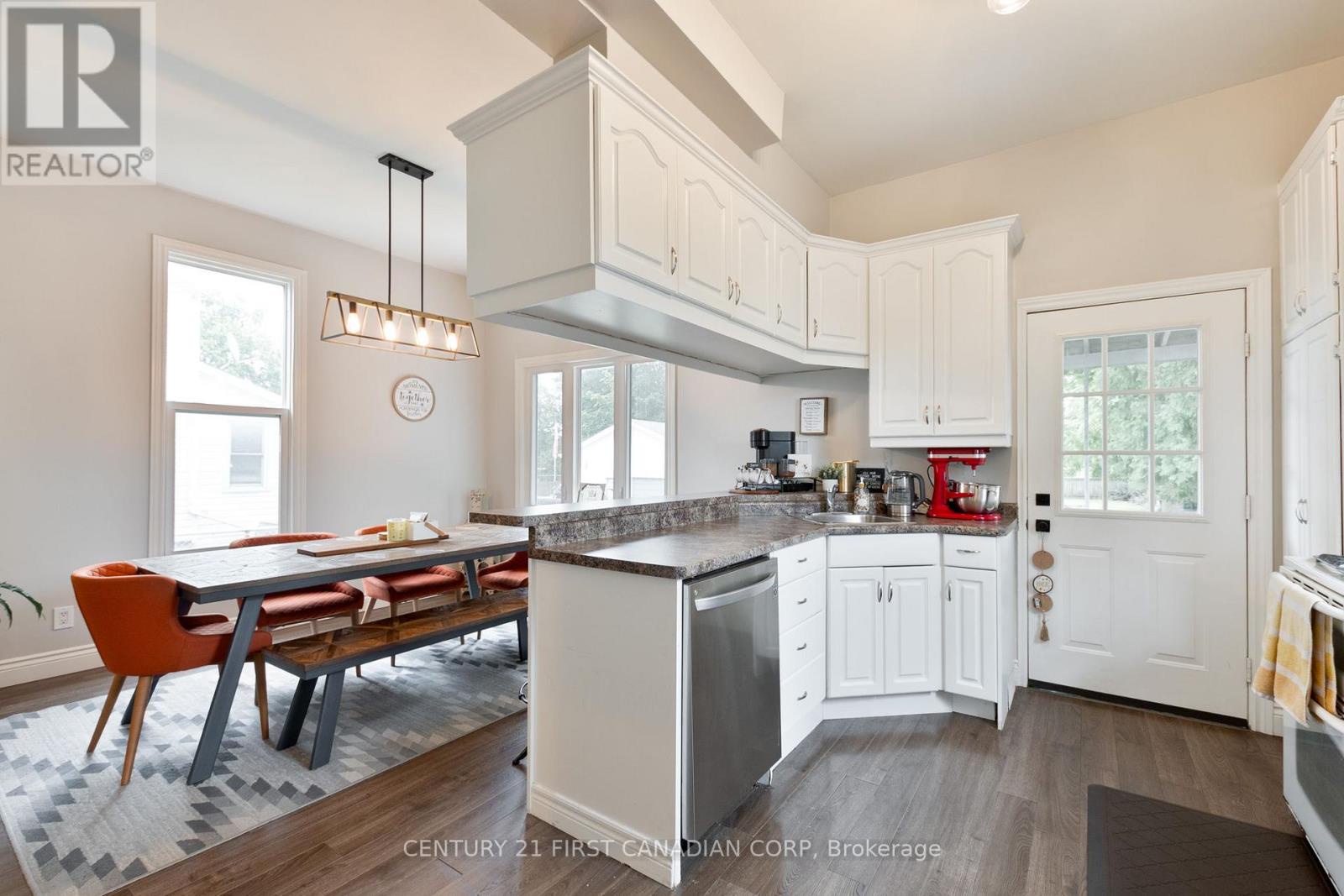 41 South Edgeware Road, St. Thomas, Ontario