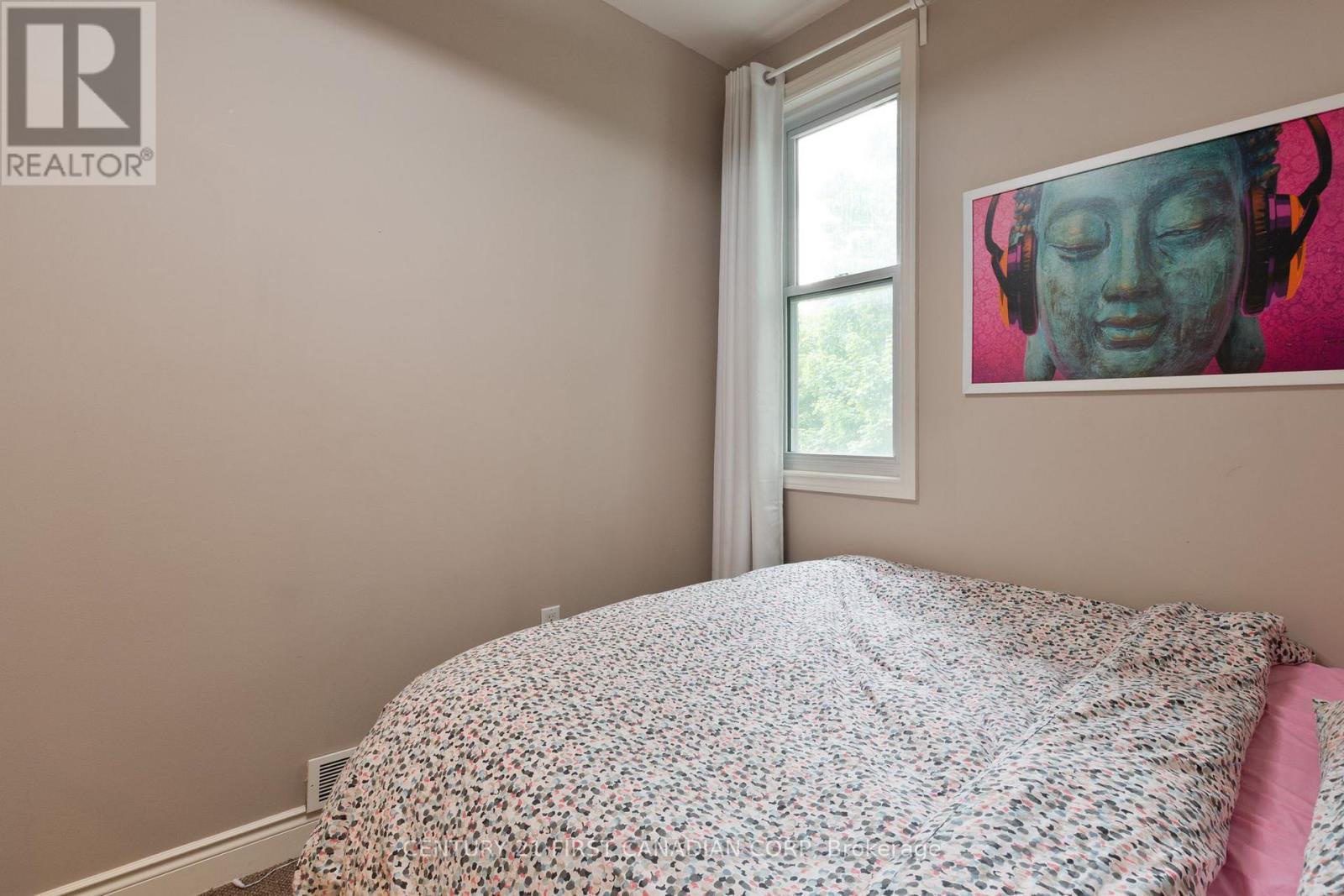 41 South Edgeware Road, St. Thomas, Ontario