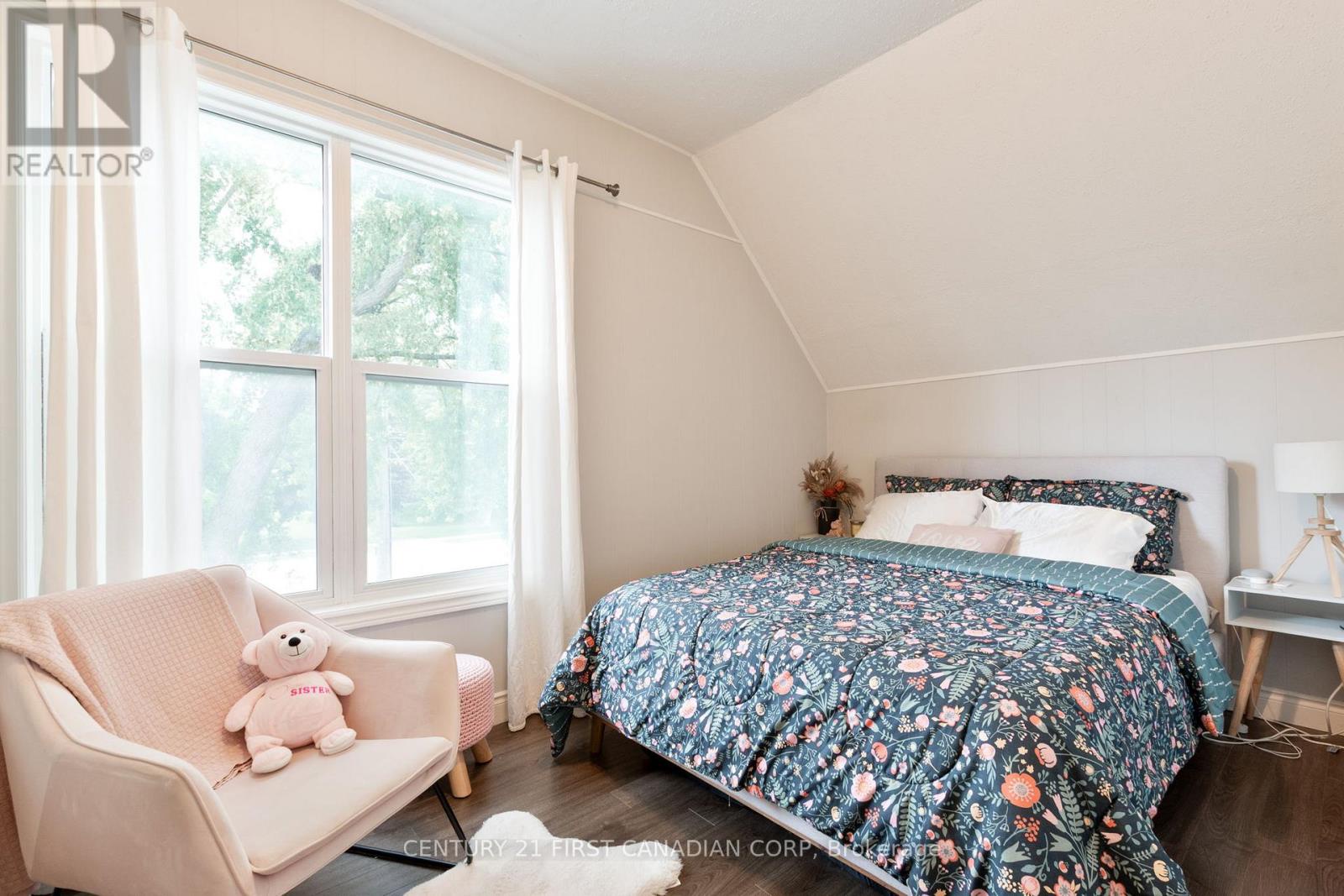 41 South Edgeware Road, St. Thomas, Ontario