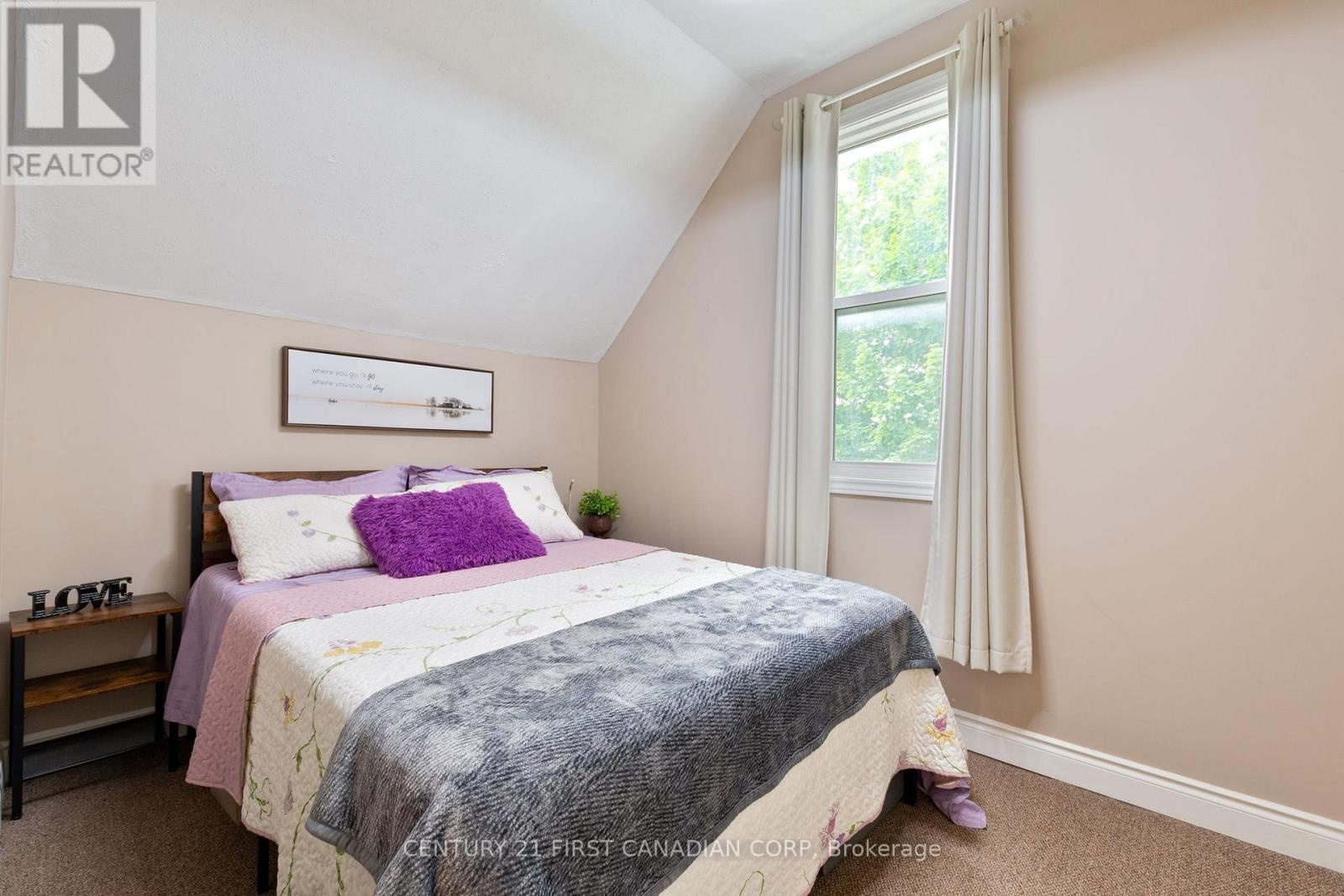 41 South Edgeware Road, St. Thomas, Ontario