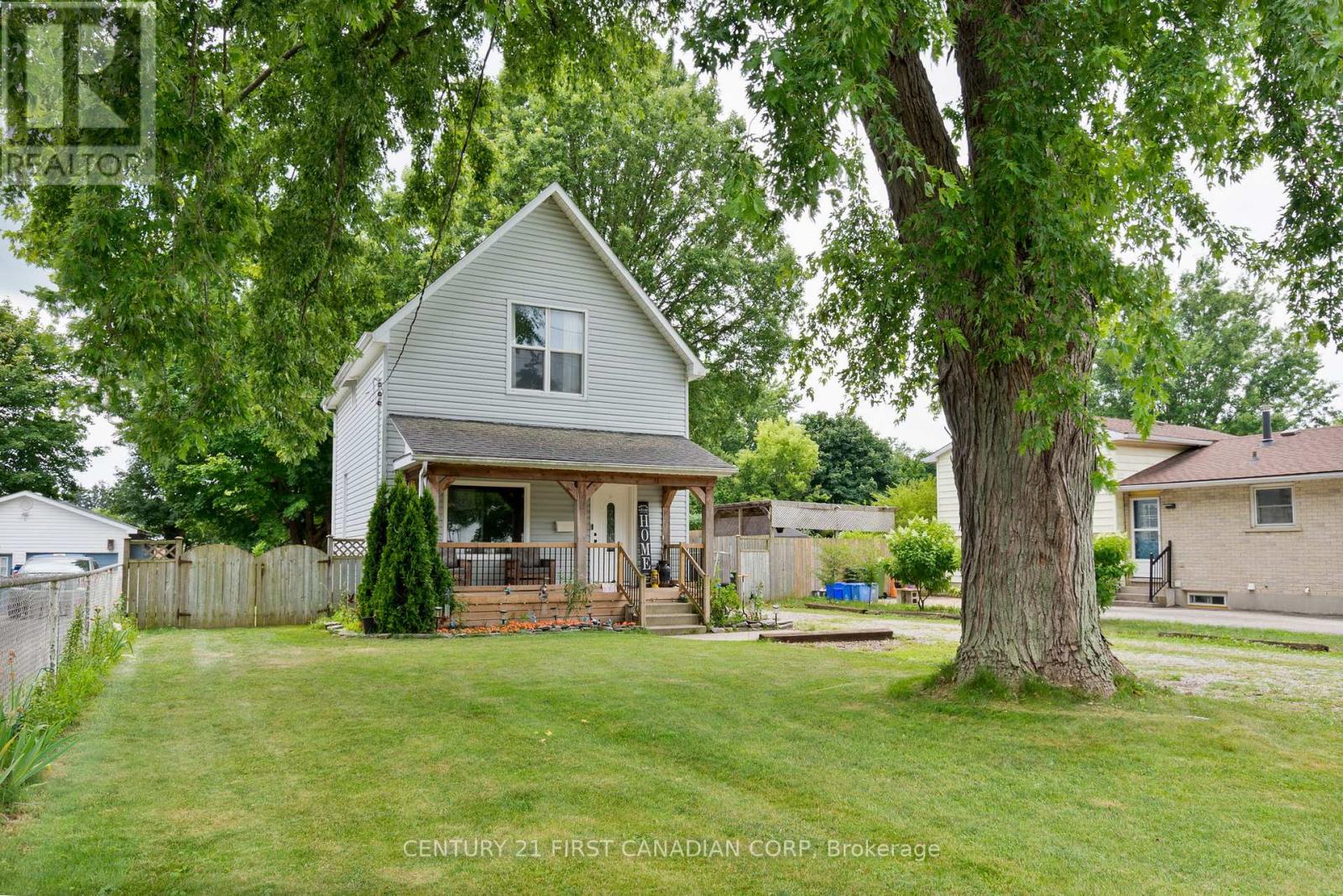 41 South Edgeware Road, St. Thomas, Ontario