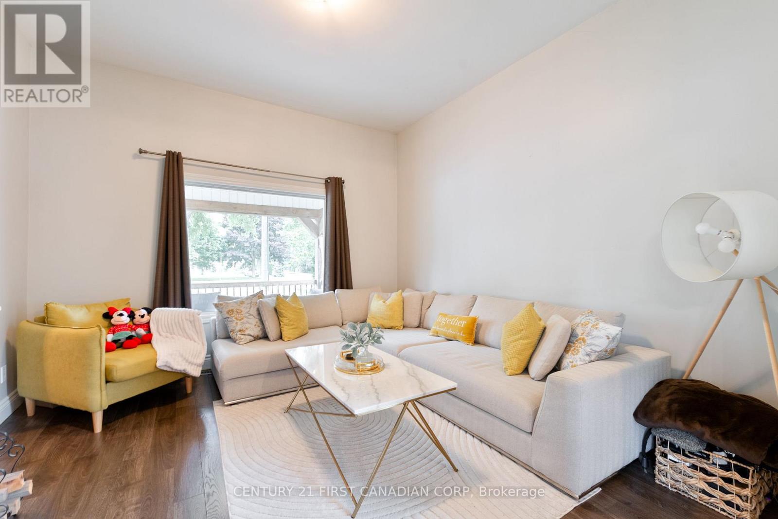 41 South Edgeware Road, St. Thomas, Ontario