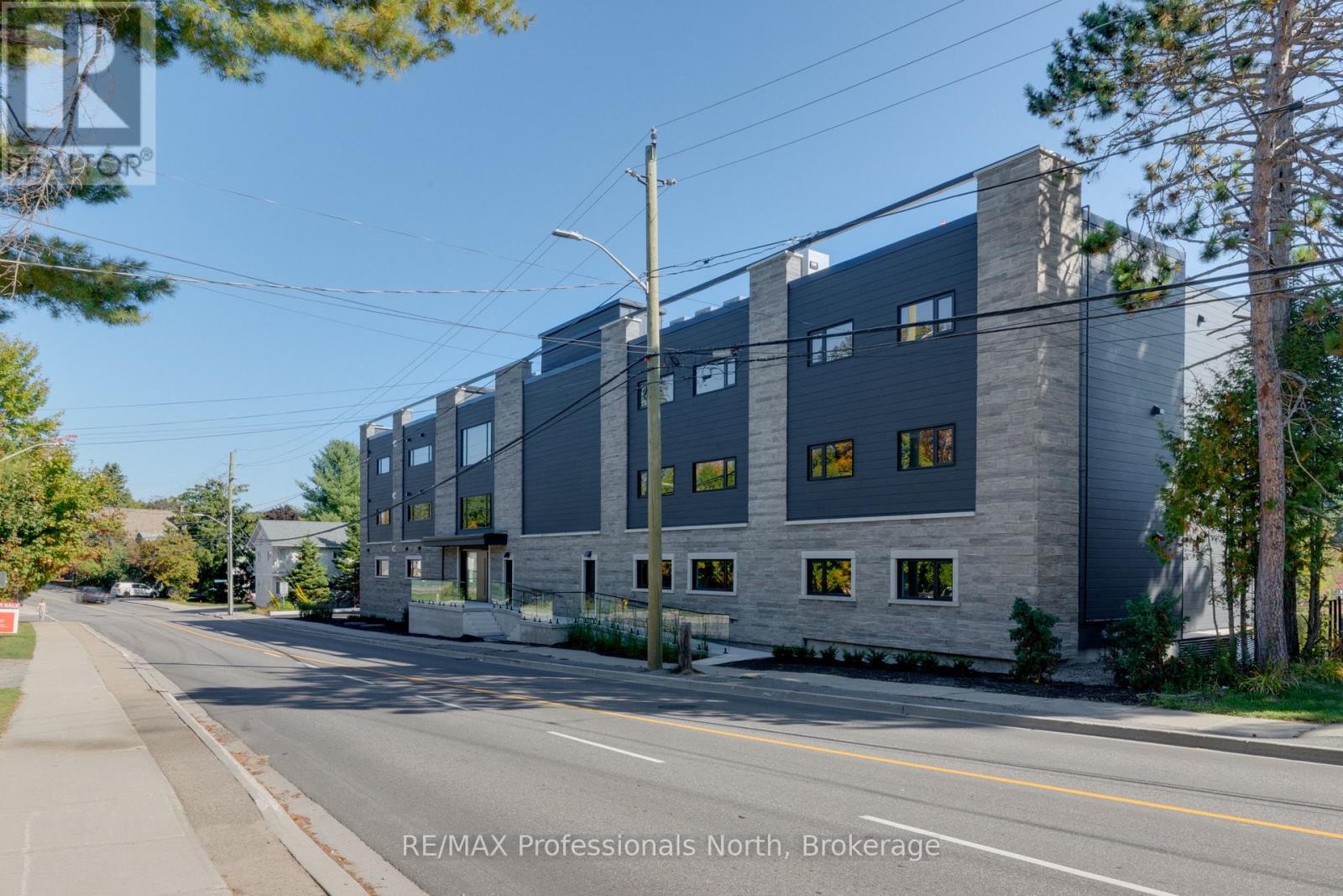 301 - 32 Brunel Road, Huntsville (chaffey), Ontario