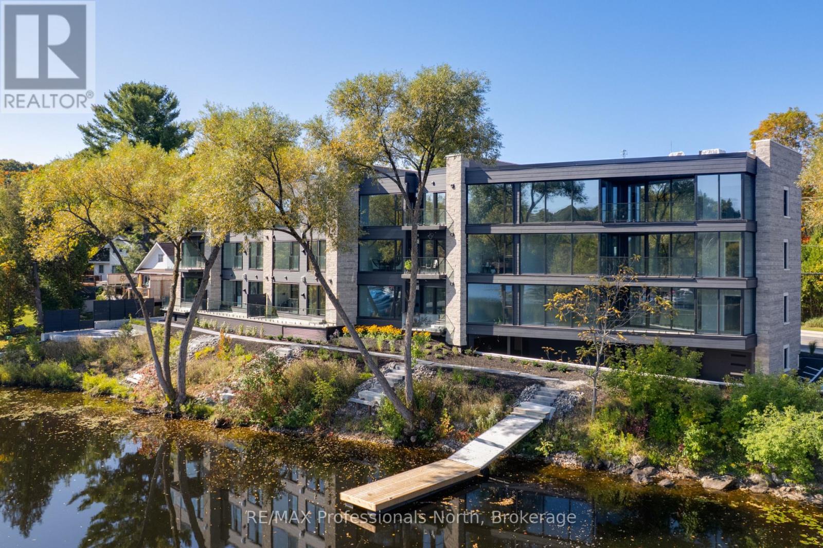 301 - 32 Brunel Road, Huntsville (chaffey), Ontario