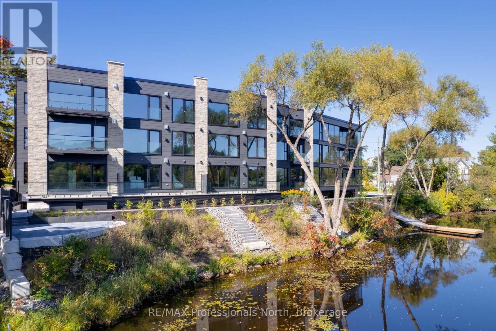 301 - 32 Brunel Road, Huntsville (chaffey), Ontario