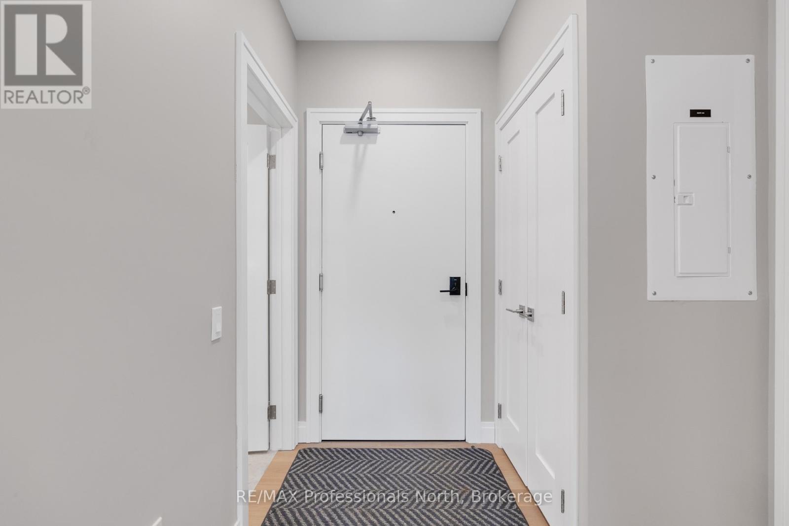 301 - 32 Brunel Road, Huntsville (chaffey), Ontario