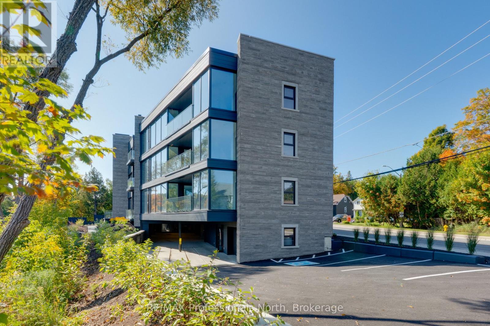 301 - 32 Brunel Road, Huntsville (chaffey), Ontario