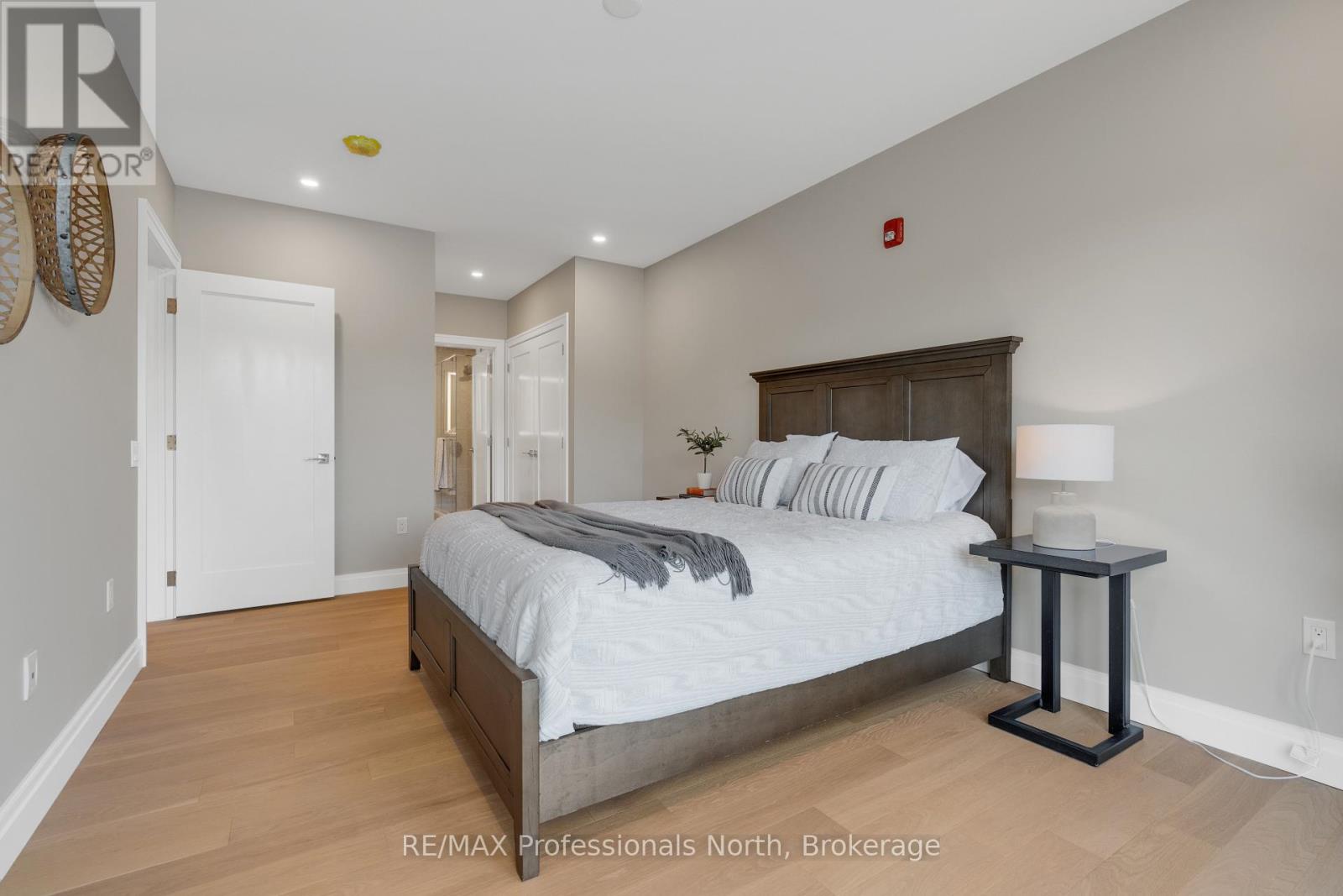 301 - 32 Brunel Road, Huntsville (chaffey), Ontario