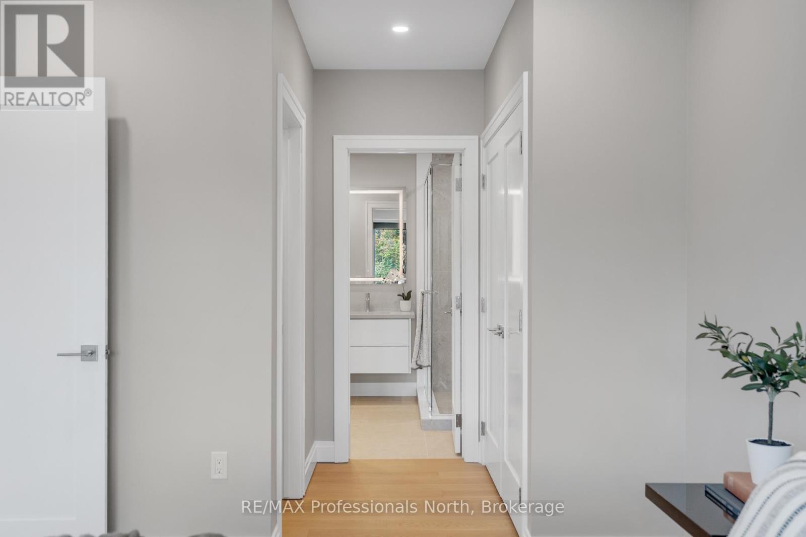 301 - 32 Brunel Road, Huntsville (chaffey), Ontario