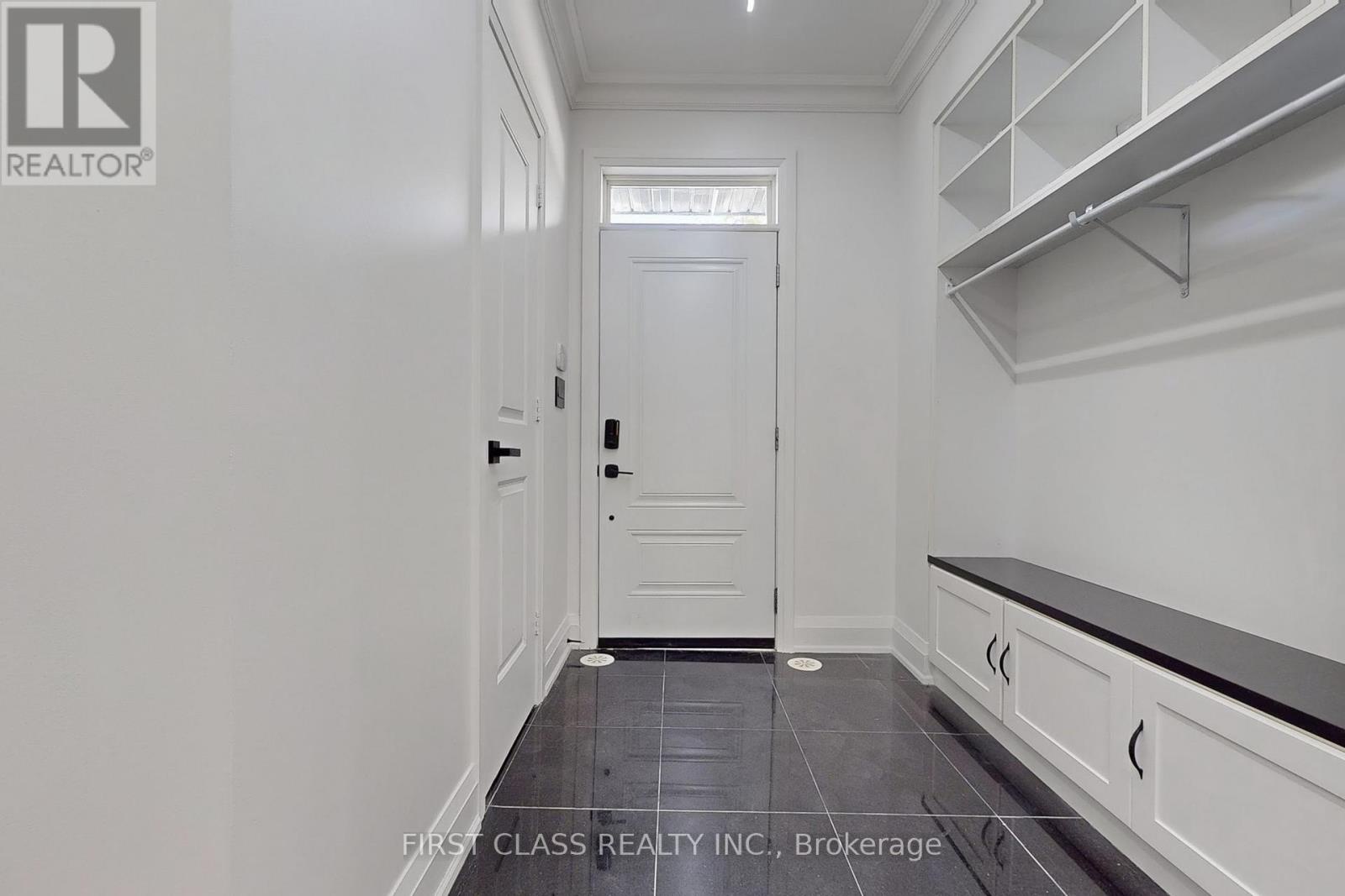 Th 28 - 9 Oakburn Crescent, Toronto (willowdale East), Ontario